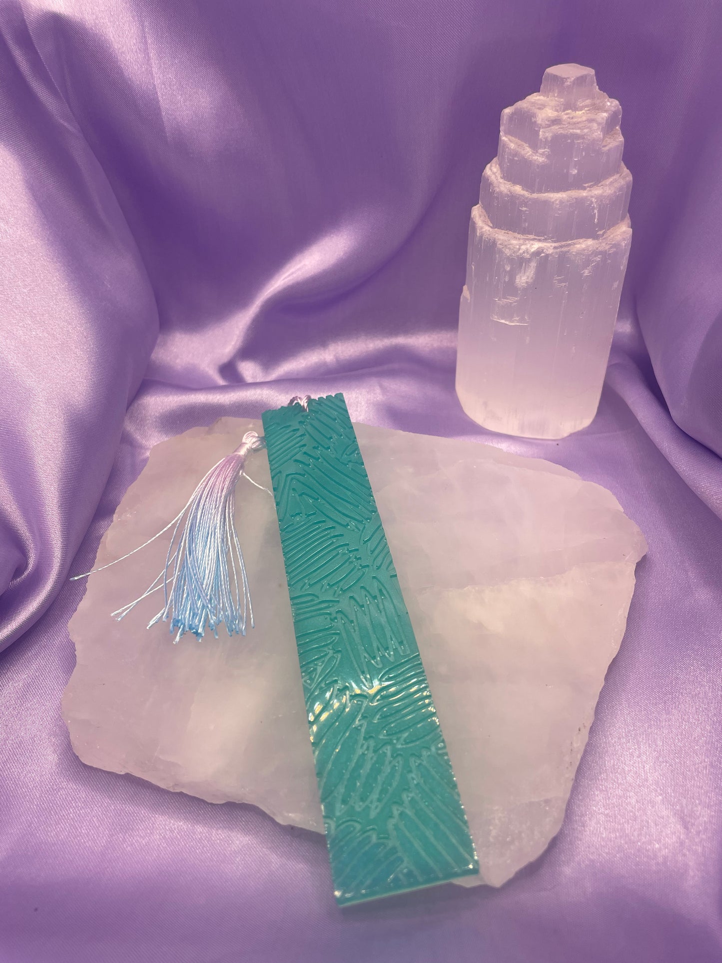 Leaf Geo bookmark with tassel