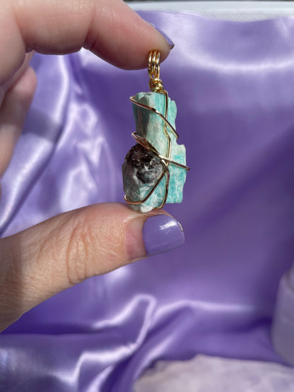 Amazonite w’ Mica - Gold 22”
