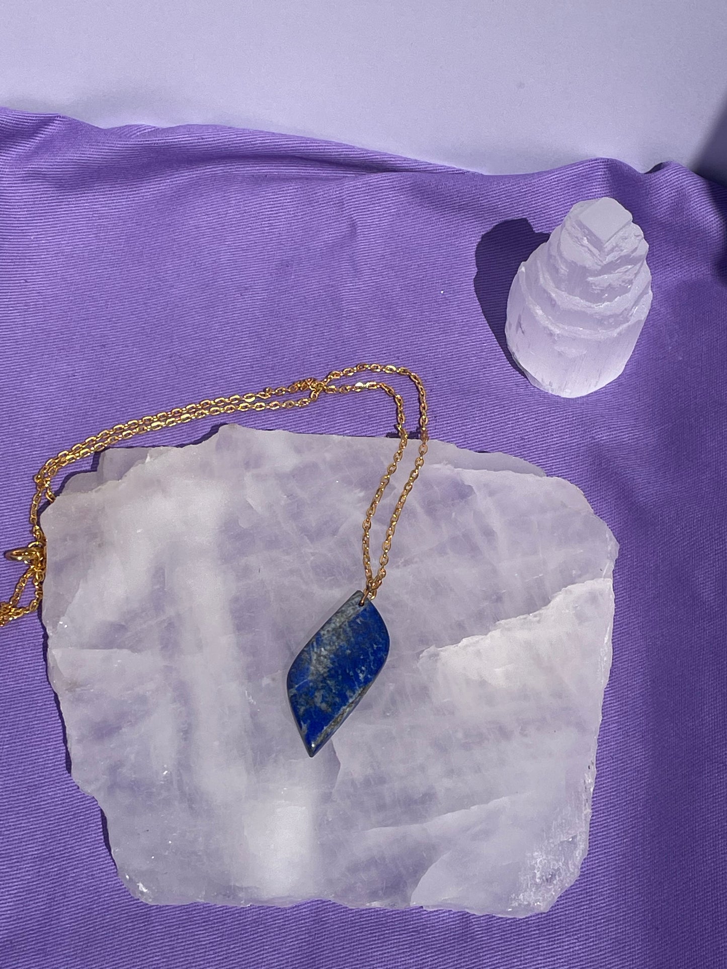 Lapis Lazuli rhombus - Gold