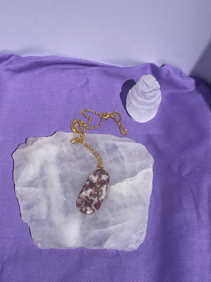 Lepidolite elongated oval - Gold