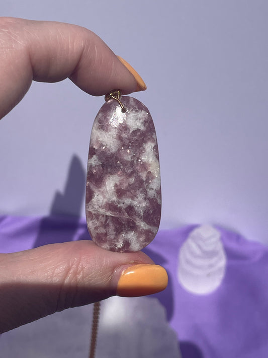 Lepidolite elongated oval - Gold