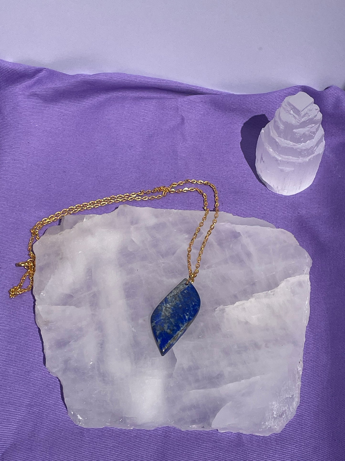 Lapis Lazuli rhombus - Gold