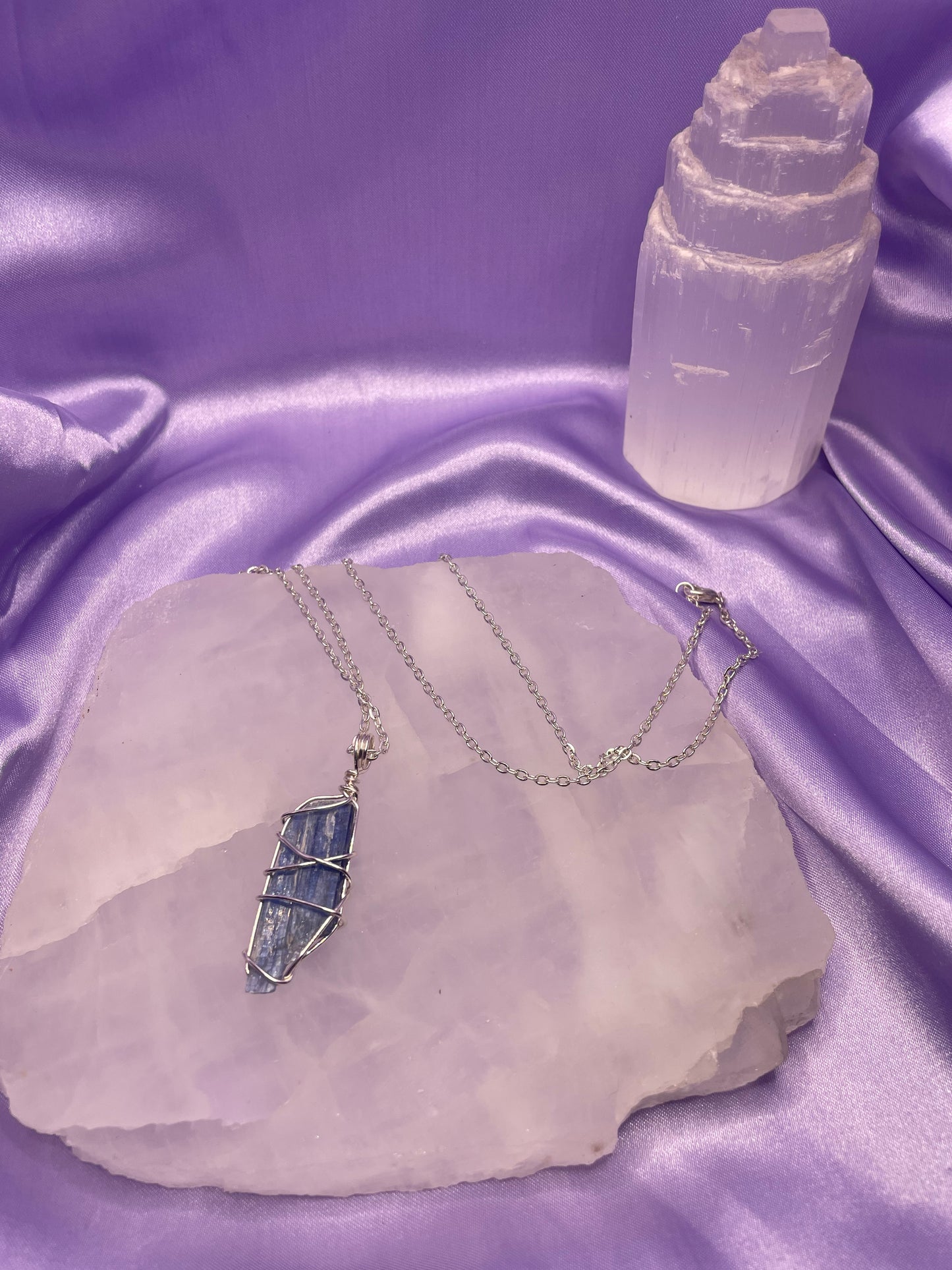 Blue Kyanite - Silver 22”
