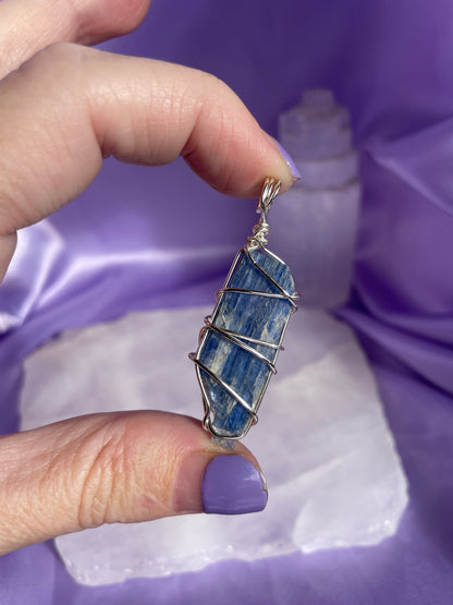 Blue Kyanite - Silver 22”