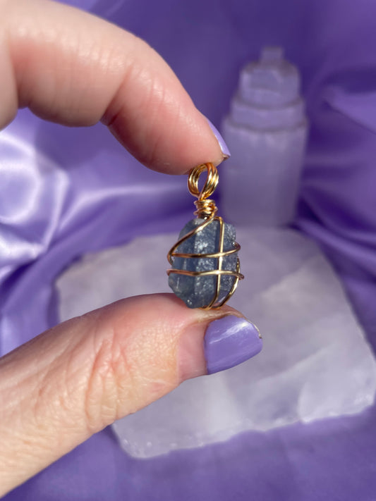 Blue Fluorite - Gold 18”