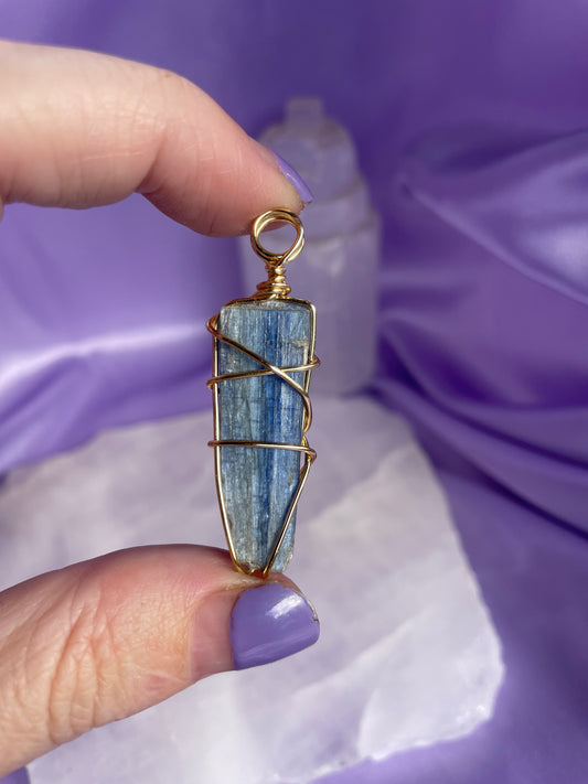 Blue Kyanite - Gold 22”