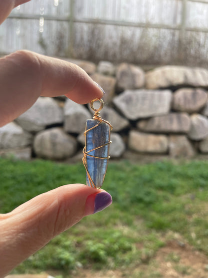 Blue Kyanite - Gold 22”