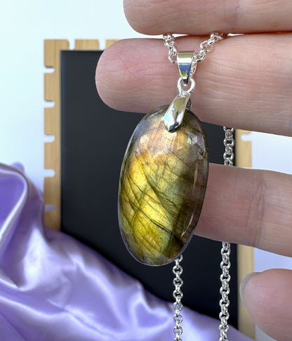 Labradorite oval - Silver